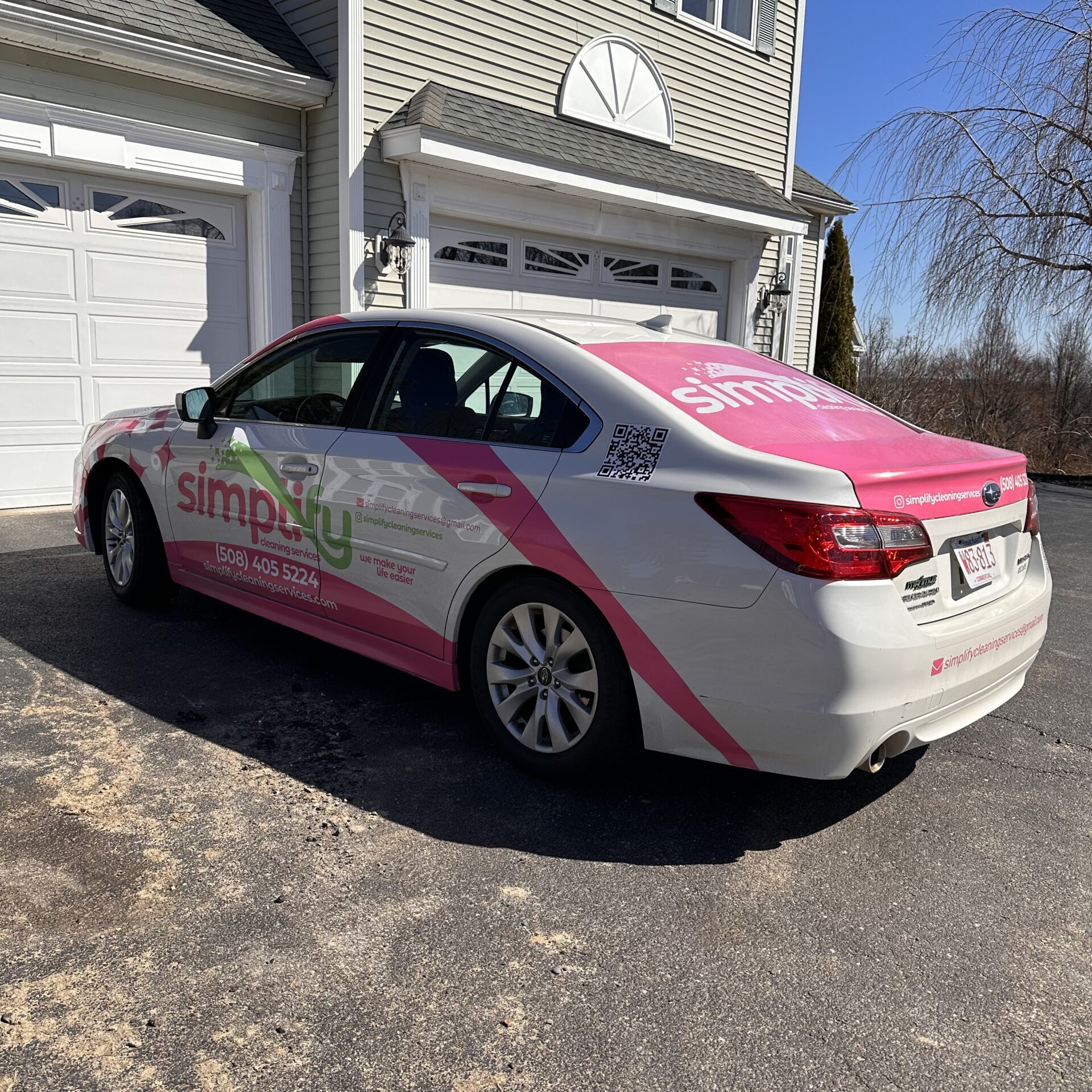 Simplify Cleaning experts arriving to provide the best cleaning services in Jeffrey