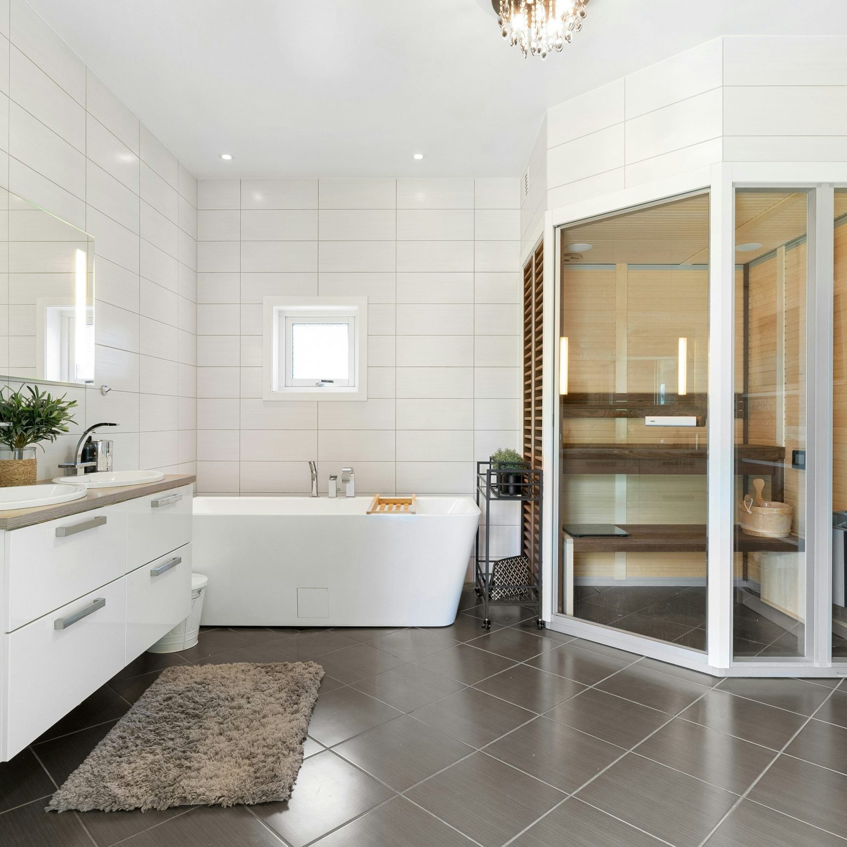 airbnb bathroom, cleaned and sanitized