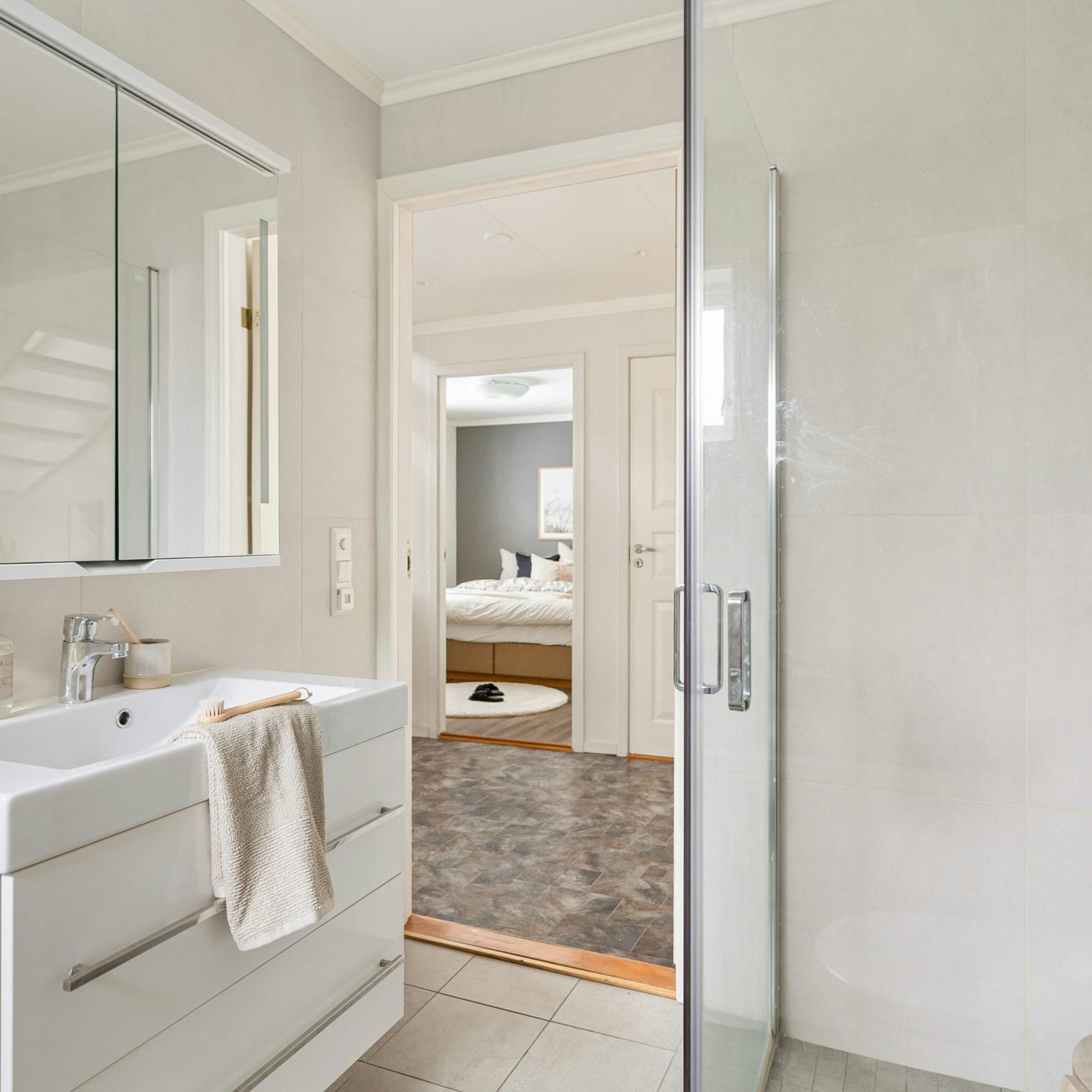 apartment bathroom cleaned and sanitized