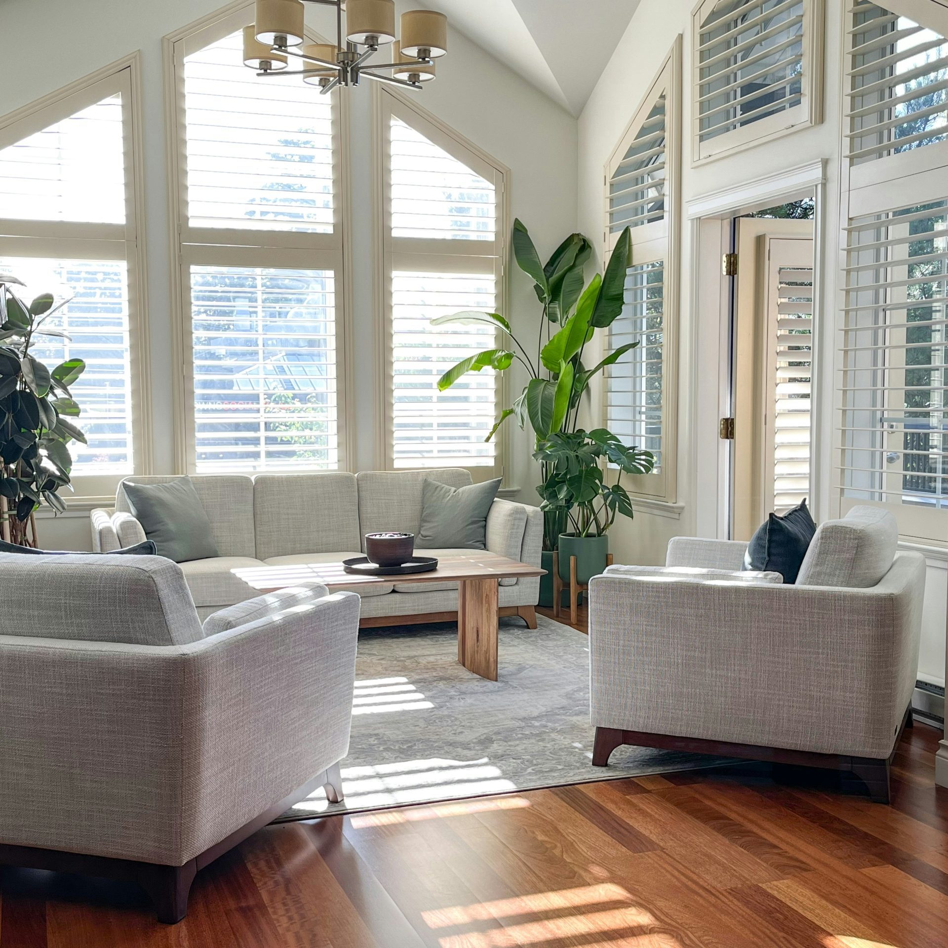 Living room area with hardwood floors