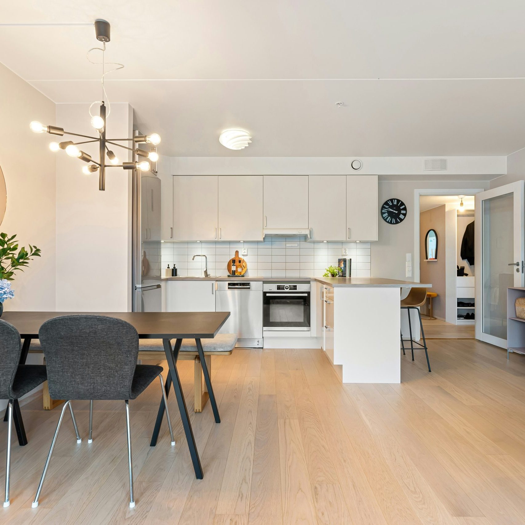 room, main room, after a deep cleaning service