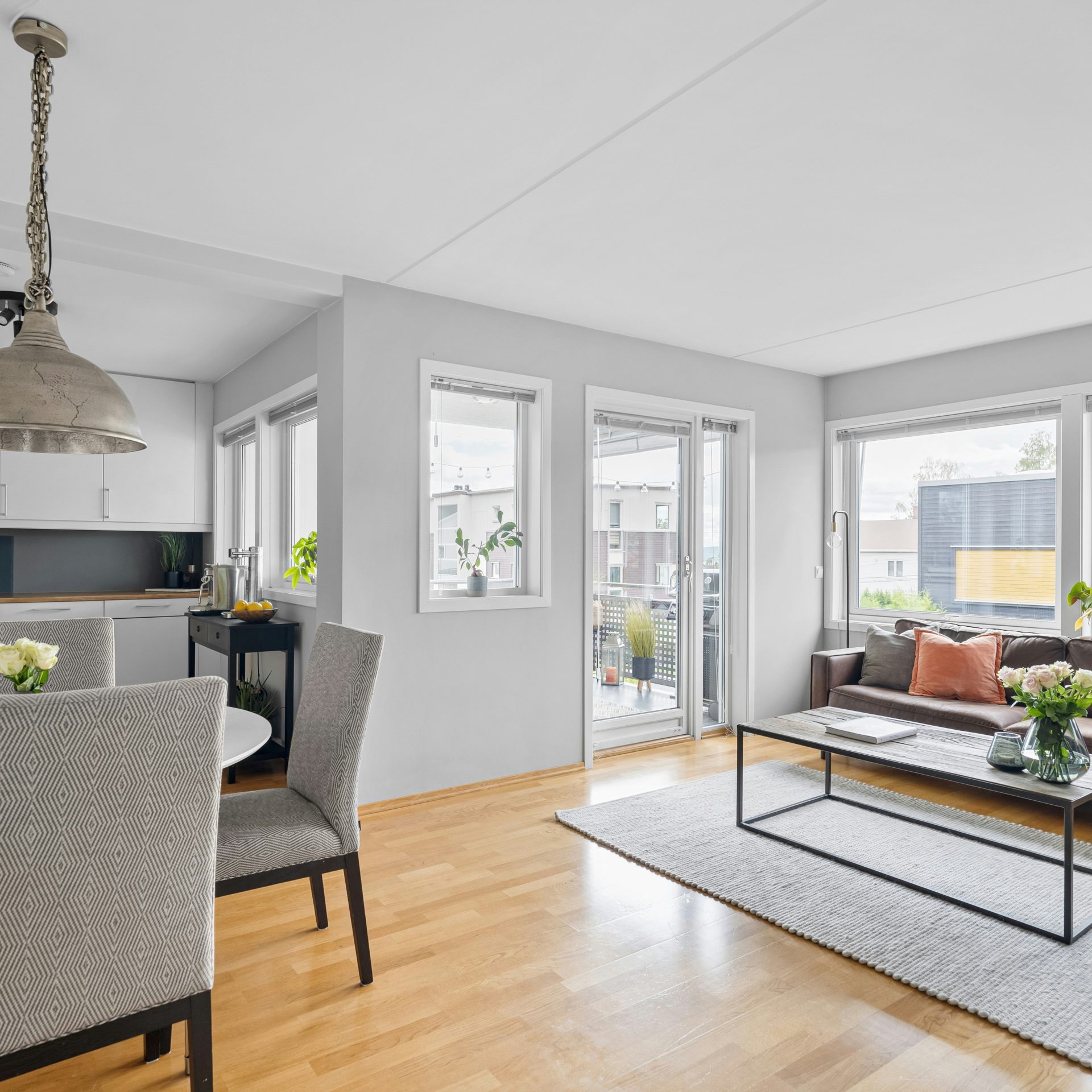 apartment cleaning services, done by professionals with years of experience