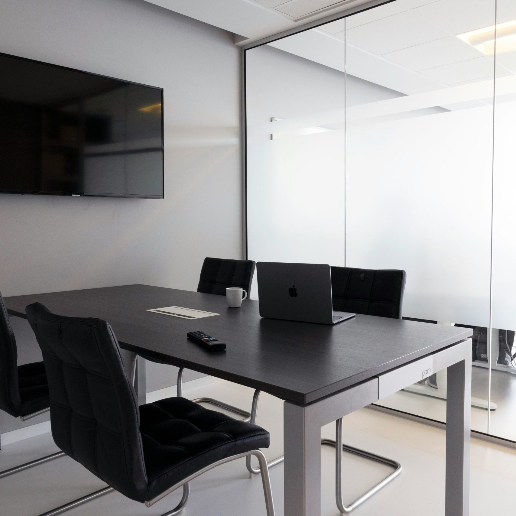 office meeting room, clean and pristine